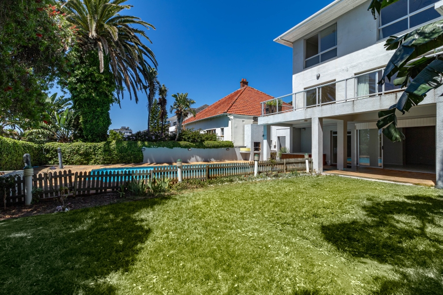 To Let 4 Bedroom Property for Rent in Bantry Bay Western Cape